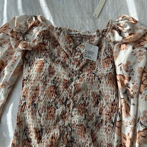 NEW boutique long sleeve dress - Picture 2 of 3